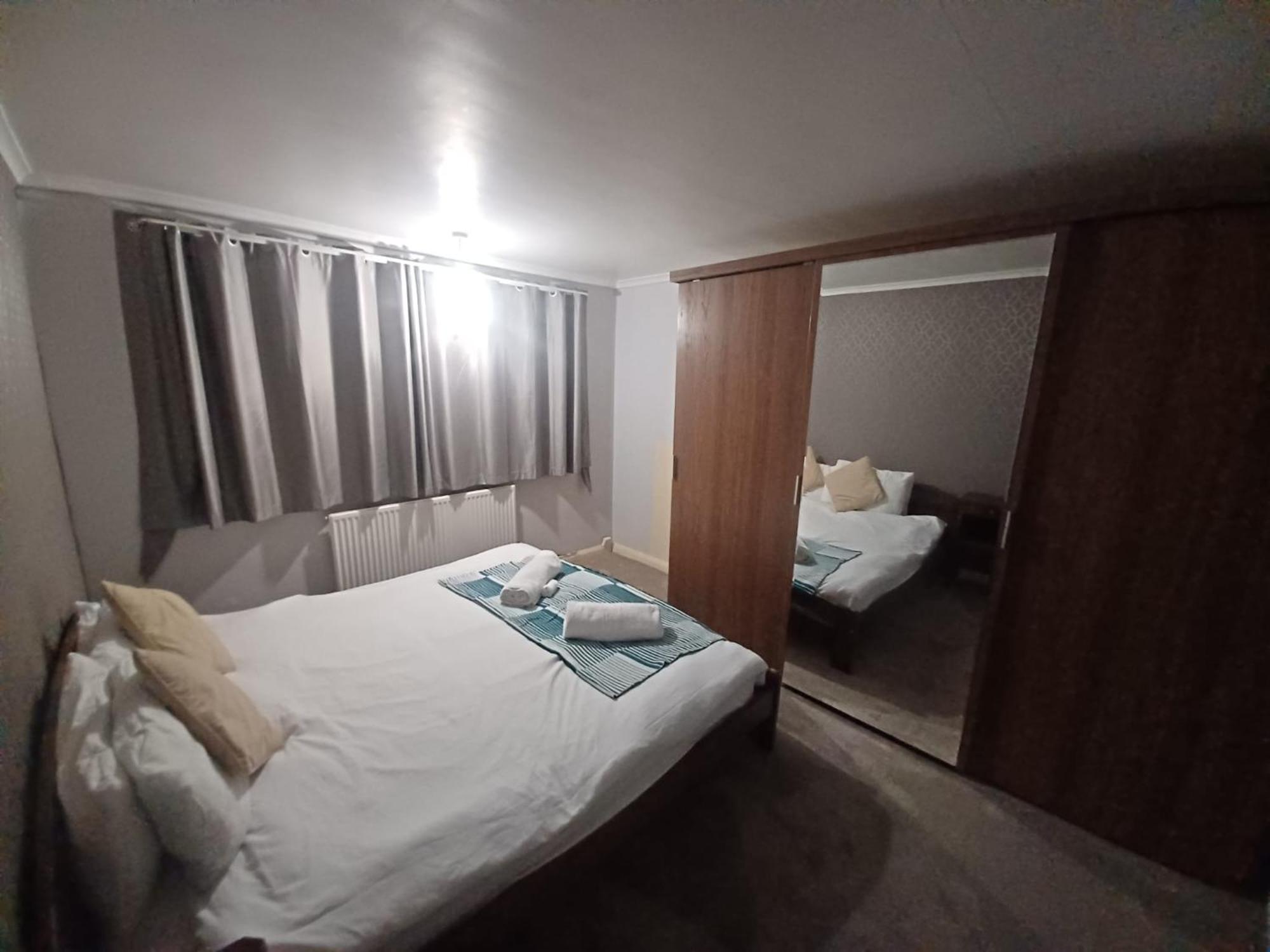 The Rushdon Apartment Grays Bagian luar foto