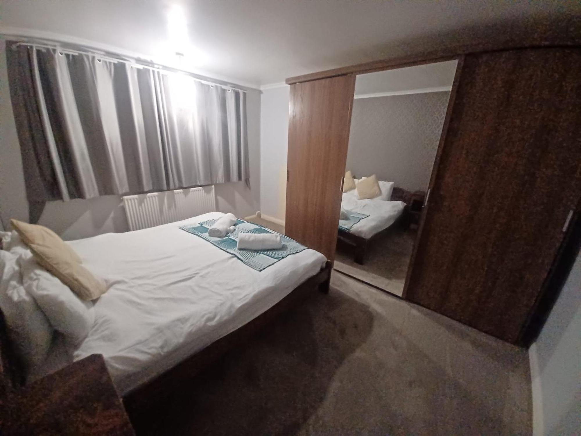The Rushdon Apartment Grays Bagian luar foto