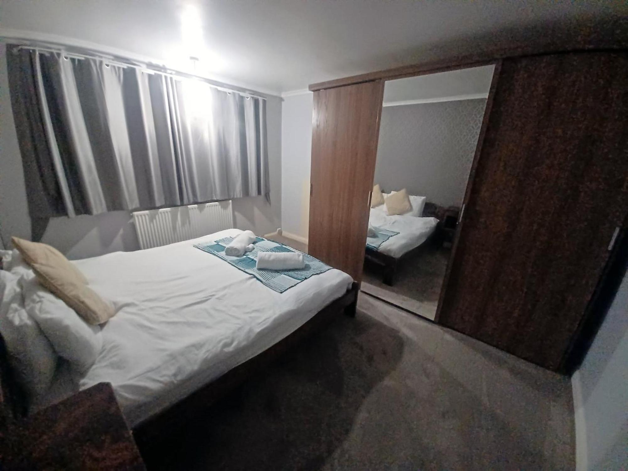 The Rushdon Apartment Grays Bagian luar foto